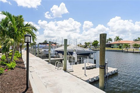 Copropriété à vendre à Punta Gorda, Floride: 2 chambres, 146.88 m2 № 2150347 - photo 4