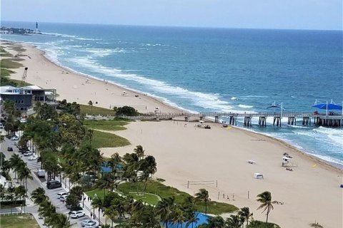 Condo in Pompano Beach, Florida, 1 bedroom  № 1152296 - photo 1
