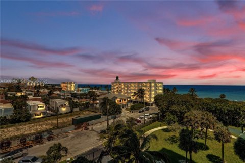 Condo in Hollywood, Florida, 2 bedrooms № 2240543
