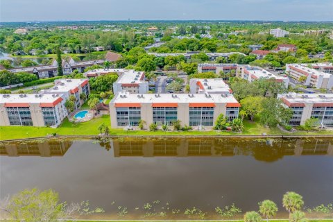 Снять в аренду кондоминиум в Лодерхилл, Флорида 2 спальни, 99.41м2, № 1834131 - фото 13