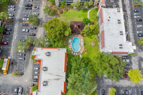 Снять в аренду кондоминиум в Лодерхилл, Флорида 2 спальни, 99.41м2, № 1834131 - фото 14