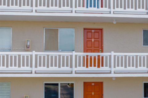 Снять в аренду кондоминиум в Лодерхилл, Флорида 2 спальни, 99.41м2, № 1834131 - фото 3