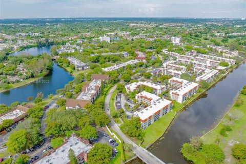 Снять в аренду кондоминиум в Лодерхилл, Флорида 2 спальни, 99.41м2, № 1834131 - фото 9