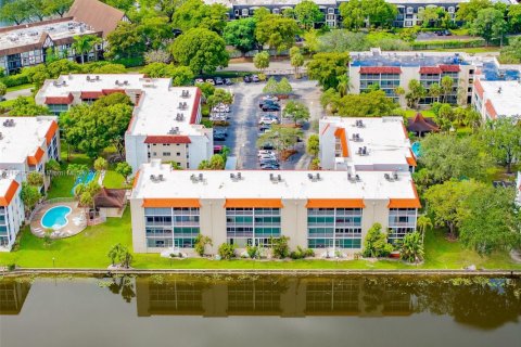 Снять в аренду кондоминиум в Лодерхилл, Флорида 2 спальни, 99.41м2, № 1834131 - фото 11