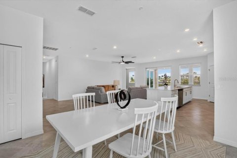 Condominio en alquiler en Lakewood Ranch, Florida, 3 dormitorios, 196.02 m2 № 2204119 - foto 7