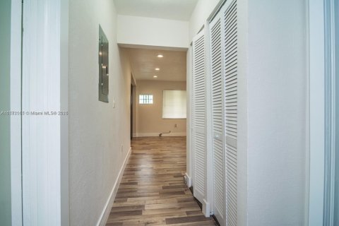 House in Hollywood, Florida 2 bedrooms, 85.93 sq.m. № 1863287 - photo 12