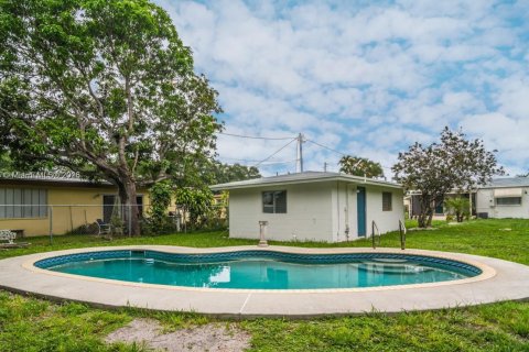 House in Hollywood, Florida 2 bedrooms, 85.93 sq.m. № 1863287 - photo 15
