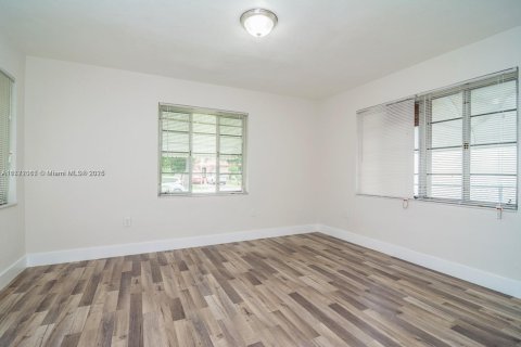 House in Hollywood, Florida 2 bedrooms, 85.93 sq.m. № 1863287 - photo 13