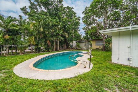 House in Hollywood, Florida 2 bedrooms, 85.93 sq.m. № 1863287 - photo 4