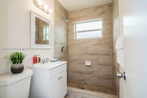 House in Hollywood, Florida 2 bedrooms, 85.93 sq.m. № 1863287 - photo 2
