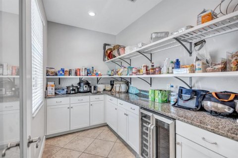 House in Riverview, Florida 5 bedrooms, 330.45 sq.m. № 2222700 - photo 9
