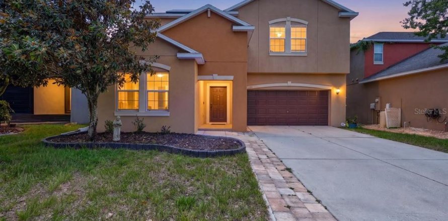 House in Riverview, Florida 5 bedrooms, 330.45 sq.m. № 2222700