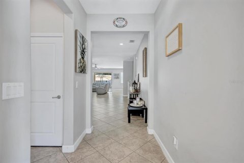 House in Riverview, Florida 5 bedrooms, 330.45 sq.m. № 2222700 - photo 8