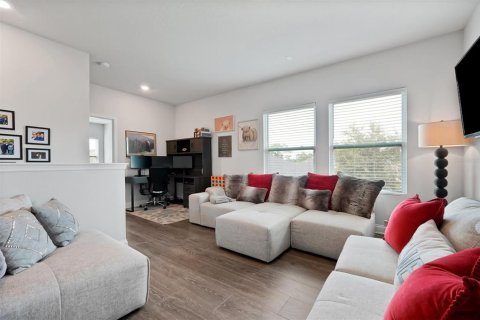 Casa en venta en Clermont, Florida, 4 dormitorios, 249.63 m2 № 2239668 - foto 24