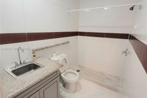 House in Boca Raton, Florida 5 bedrooms, 157.66 sq.m. № 2058939 - photo 22