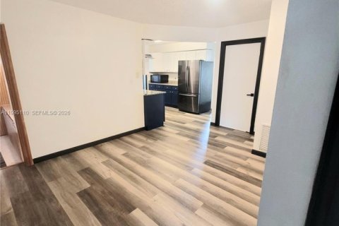 House in Boca Raton, Florida 5 bedrooms, 157.66 sq.m. № 2058939 - photo 10