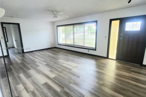 House in Boca Raton, Florida 5 bedrooms, 157.66 sq.m. № 2058939 - photo 7