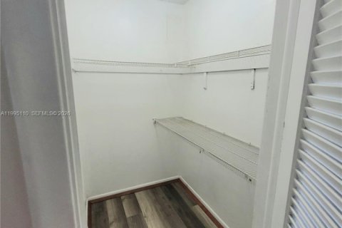 House in Boca Raton, Florida 5 bedrooms, 157.66 sq.m. № 2058939 - photo 13