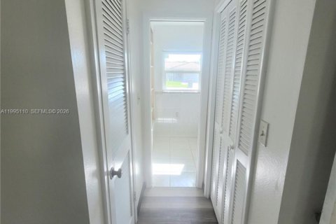 House in Boca Raton, Florida 5 bedrooms, 157.66 sq.m. № 2058939 - photo 14