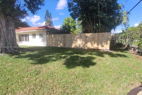 House in Boca Raton, Florida 5 bedrooms, 157.66 sq.m. № 2058939 - photo 27