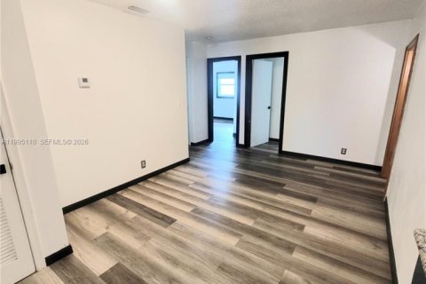 House in Boca Raton, Florida 5 bedrooms, 157.66 sq.m. № 2058939 - photo 11