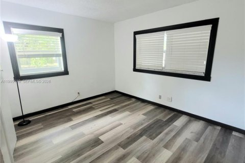 House in Boca Raton, Florida 5 bedrooms, 157.66 sq.m. № 2058939 - photo 20