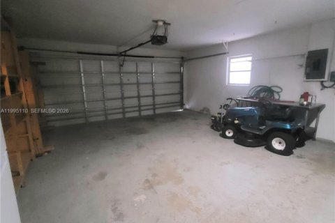 House in Boca Raton, Florida 5 bedrooms, 157.66 sq.m. № 2058939 - photo 24