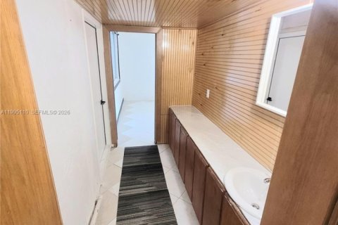 House in Boca Raton, Florida 5 bedrooms, 157.66 sq.m. № 2058939 - photo 23