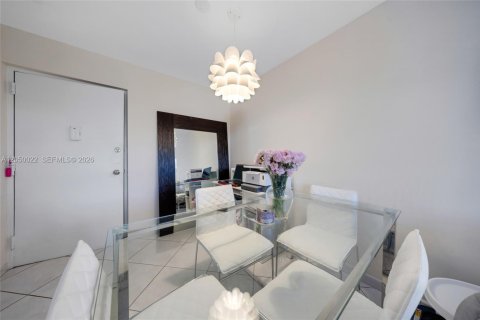 Condo in Sunny Isles Beach, Florida, 1 bedroom № 2252240 - photo 3