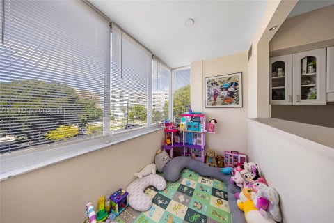 Condo in Sunny Isles Beach, Florida, 1 bedroom № 2252240 - photo 5