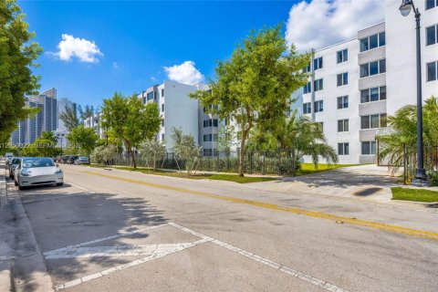 Condo in Sunny Isles Beach, Florida, 1 bedroom № 2252240 - photo 24