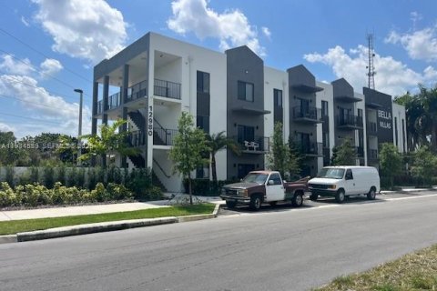 Apartamento en alquiler en Homestead, Florida, 1 dormitorio, 65.96 m2 № 1992759 - foto 1