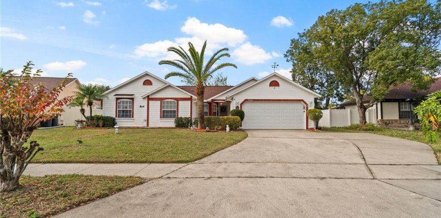 House in Orlando, Florida 4 bedrooms, 156.08 sq.m. № 1750534