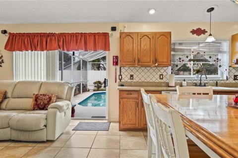 House in Orlando, Florida 4 bedrooms, 156.08 sq.m. № 1750534 - photo 24