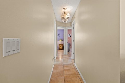 House in Orlando, Florida 4 bedrooms, 156.08 sq.m. № 1750534 - photo 10