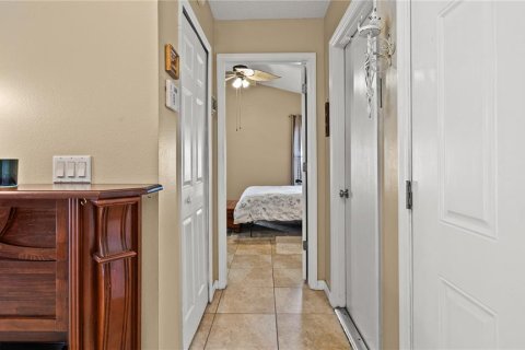House in Orlando, Florida 4 bedrooms, 156.08 sq.m. № 1750534 - photo 19
