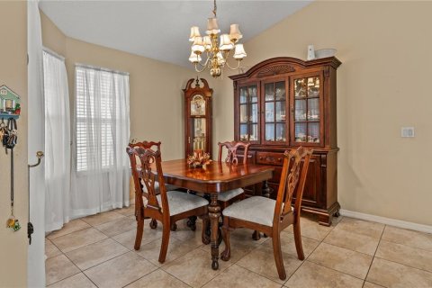 House in Orlando, Florida 4 bedrooms, 156.08 sq.m. № 1750534 - photo 12