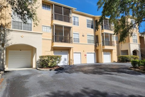 Condo in Tampa, Florida, 2 bedrooms  № 1877119 - photo 1