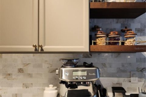 Condo in Tampa, Florida, 2 bedrooms  № 1877119 - photo 12