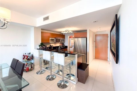 Снять в аренду квартиру в Майами, Флорида 2 спальни, 98.29м2, № 2020353 - фото 8