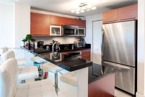 Снять в аренду квартиру в Майами, Флорида 2 спальни, 98.29м2, № 2020353 - фото 7