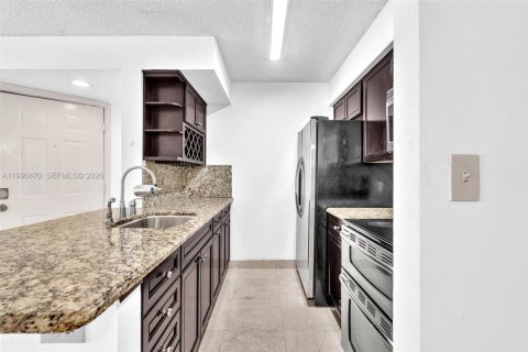 Condominio en venta en Davie, Florida, 1 dormitorio, 74.79 m2 № 2057943 - foto 3