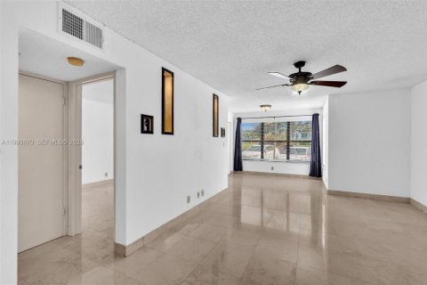 Condominio en venta en Davie, Florida, 1 dormitorio, 74.79 m2 № 2057943 - foto 21