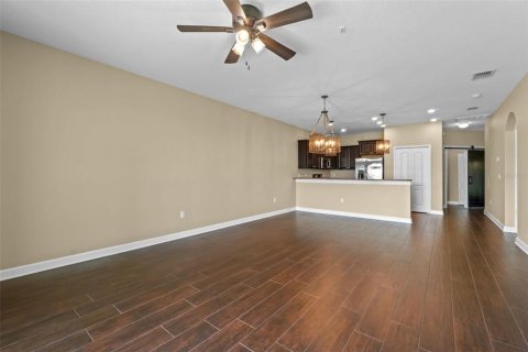 Condo in Davenport, Florida, 2 bedrooms  № 1898636 - photo 9