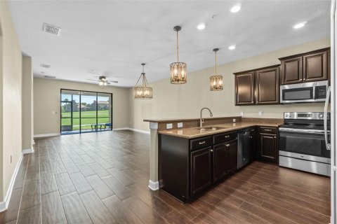 Condo in Davenport, Florida, 2 bedrooms  № 1898636 - photo 3