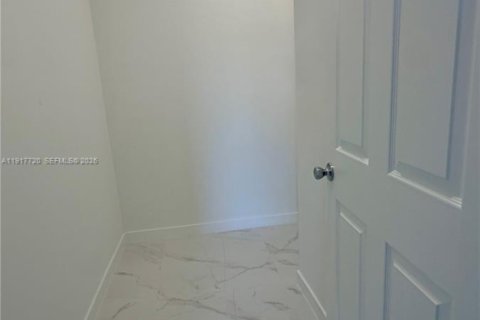 Villa ou maison à vendre à Lehigh Acres, Floride: 3 chambres, 126.07 m2 № 1973622 - photo 20