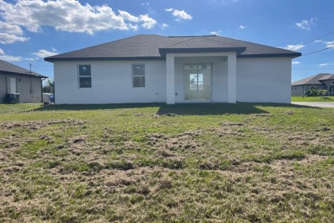 Villa ou maison à vendre à Lehigh Acres, Floride: 3 chambres, 126.07 m2 № 1973622 - photo 4