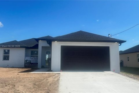 Villa ou maison à vendre à Lehigh Acres, Floride: 3 chambres, 126.07 m2 № 1973622 - photo 3