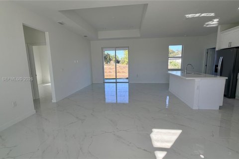 Villa ou maison à vendre à Lehigh Acres, Floride: 3 chambres, 126.07 m2 № 1973622 - photo 14