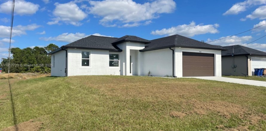 Villa ou maison à Lehigh Acres, Floride 3 chambres, 126.07 m2 № 1973622